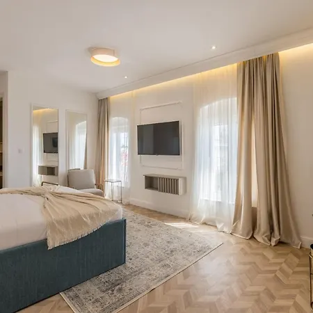 Finest 2 Apartment Split