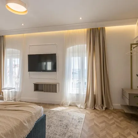 Finest 2 Apartment Split