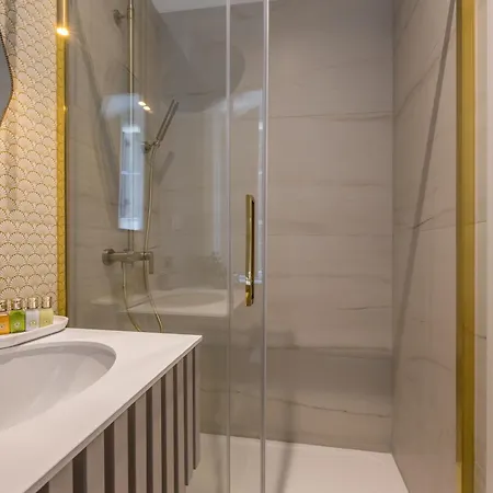 Finest 2 Apartment *